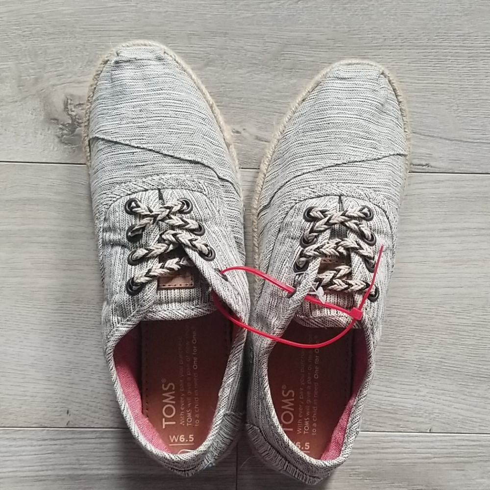 Tom's Grey Sneakers